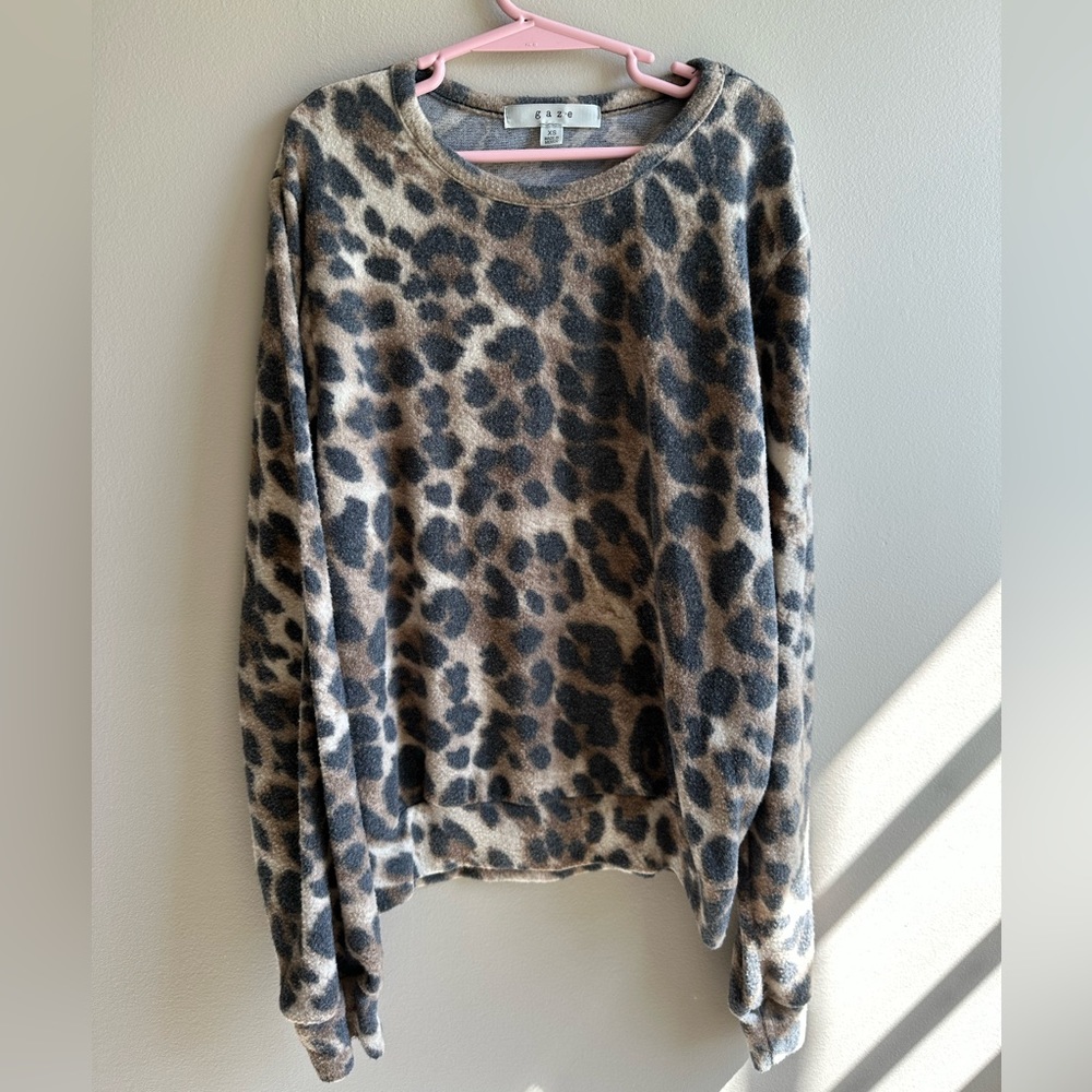 Gaze cheetah print, fuzzy sweater long sleeve